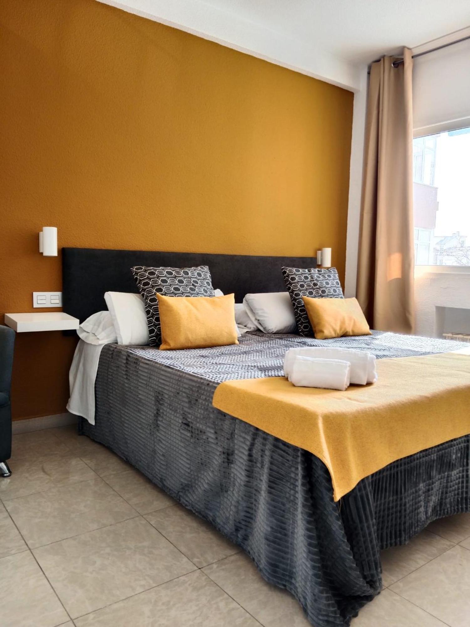 Apartamentos El Velero Torremolinos Zimmer foto
