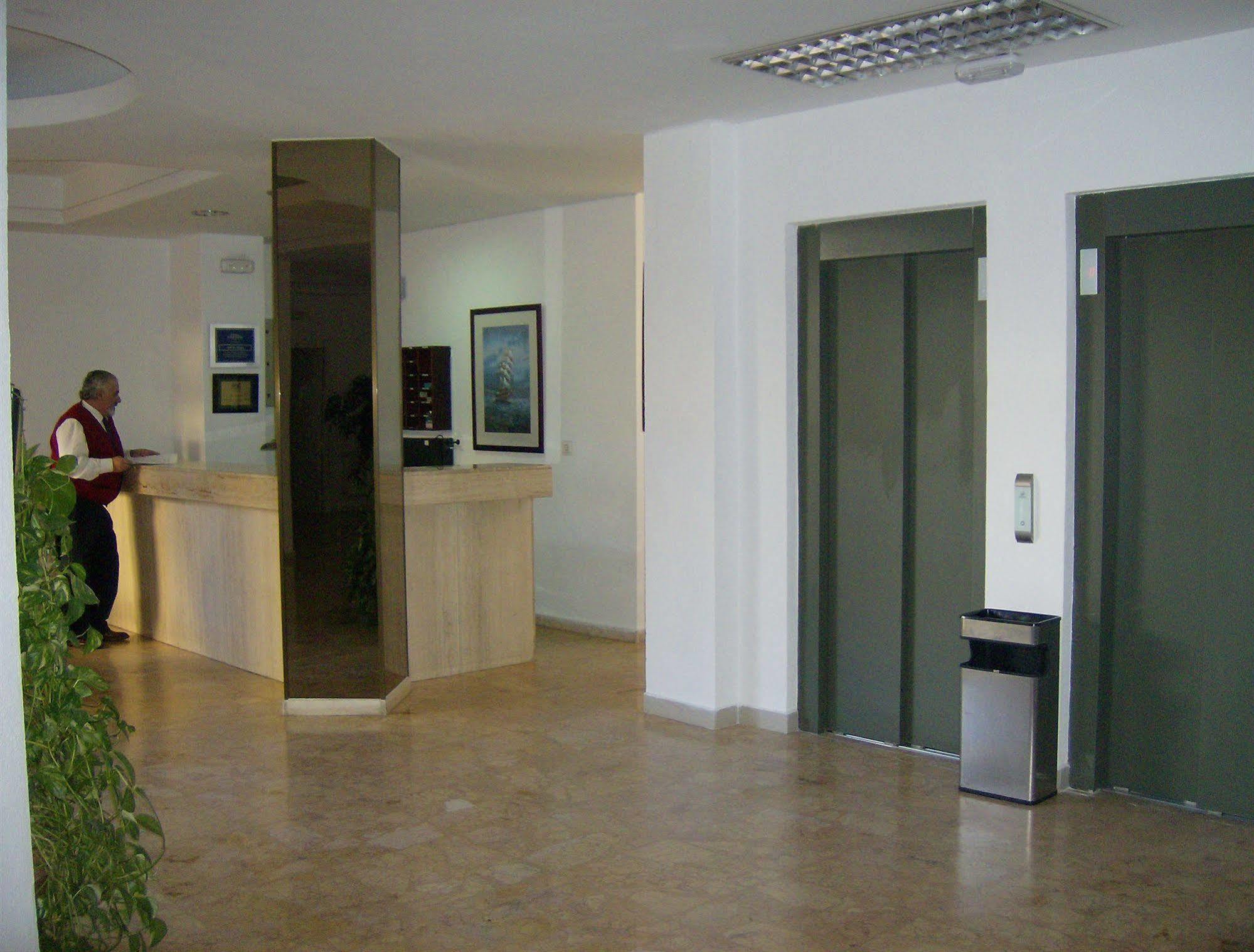 Apartamentos El Velero Torremolinos Exterior foto